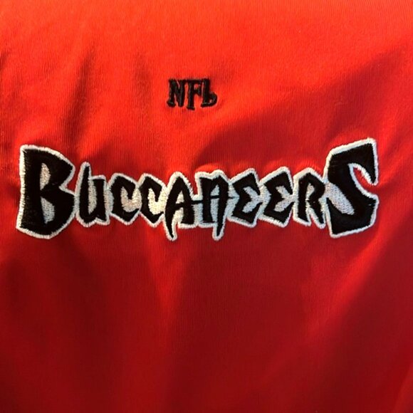 VTG Tampa Bay Buccaneers NFL Red Pullover Shirt Men’s M Long Sleeve 2005 - Picture 7 of 11